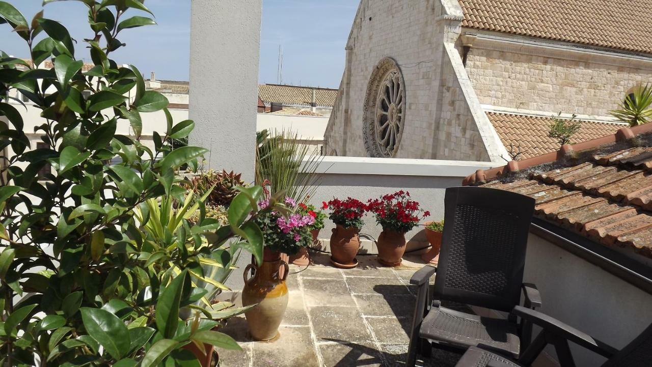Mansarda Romantica "Il Nido Delle Rondini" Conversano Exterior foto