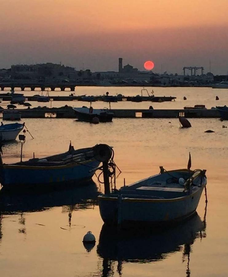 Mansarda Romantica "Il Nido Delle Rondini" Conversano Exterior foto